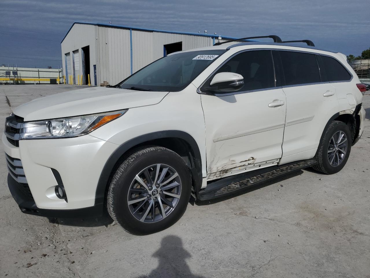 2017 Toyota Highlander Se