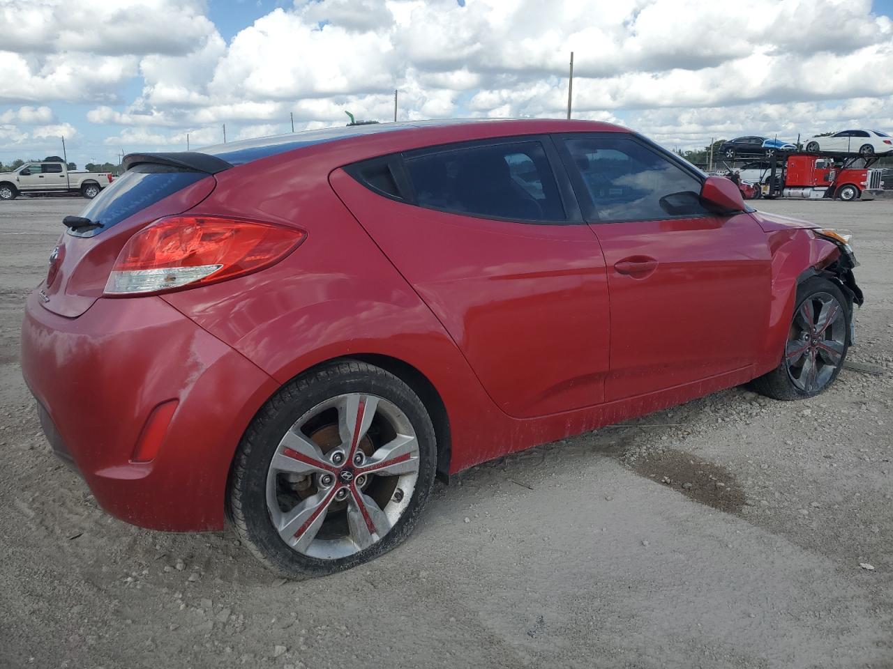 2016 Hyundai Veloster - Фото 3