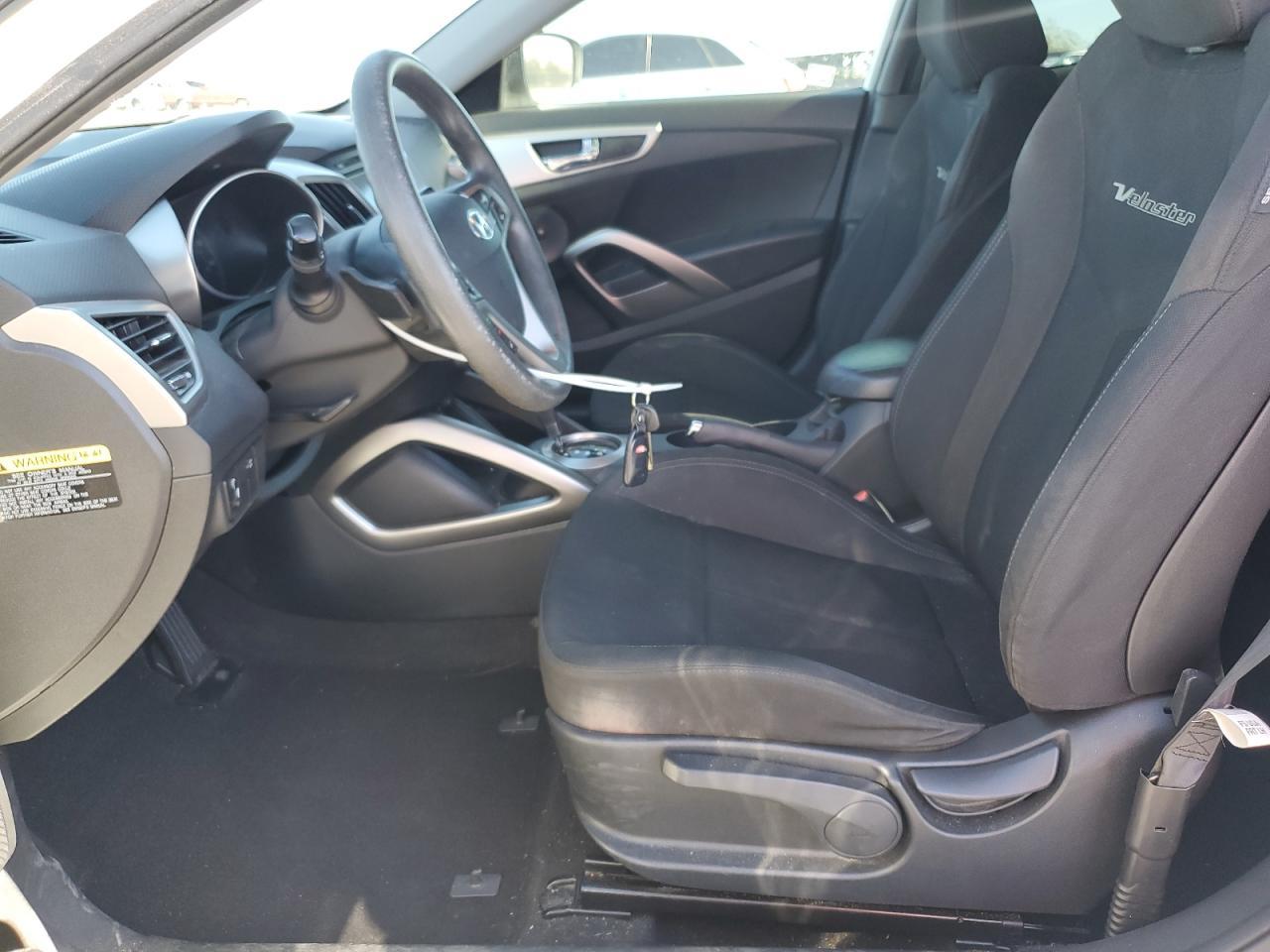 2014 Hyundai Veloster - Image 7