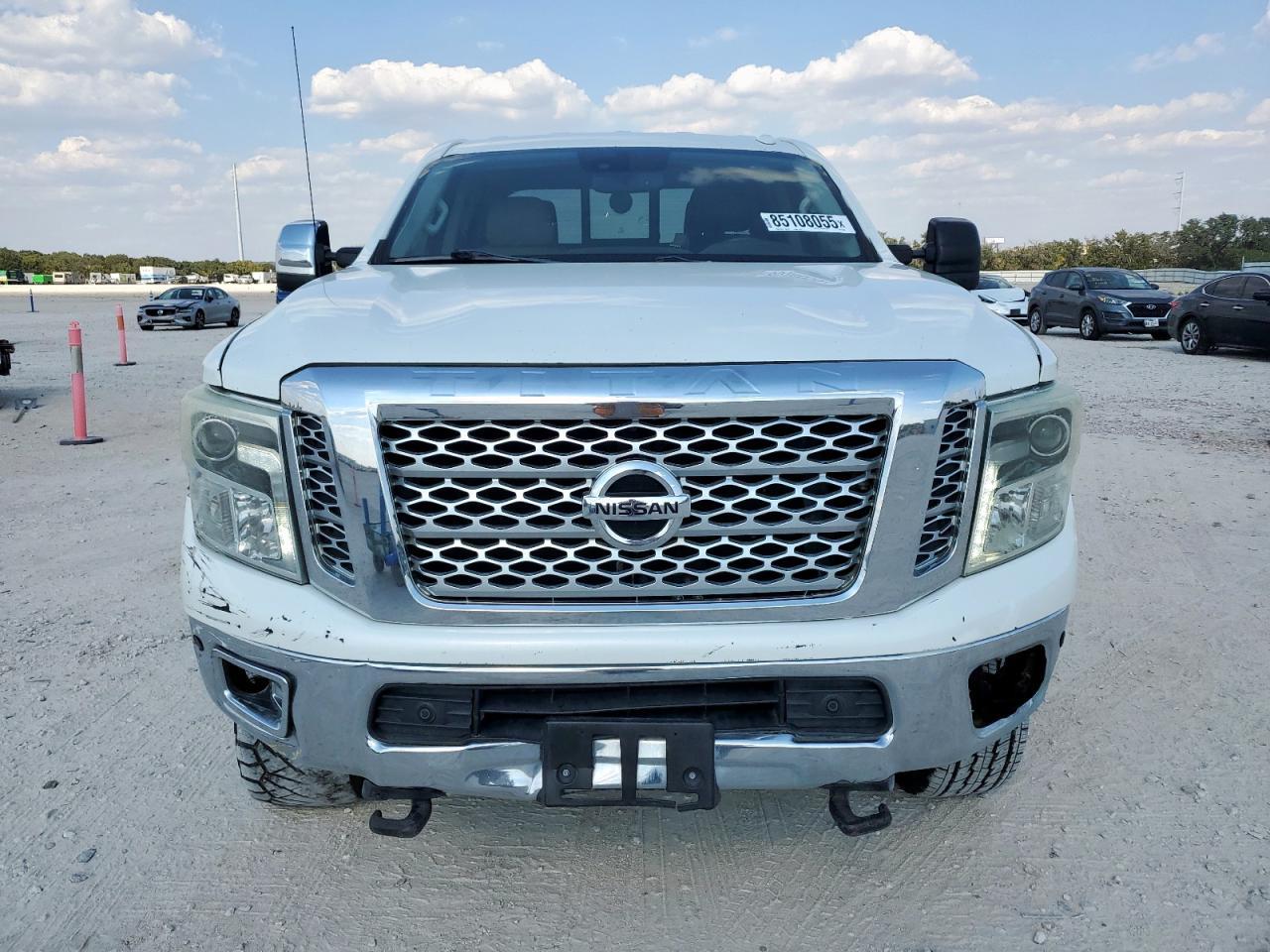 2017 Nissan Titan Xd Sl - Image 5