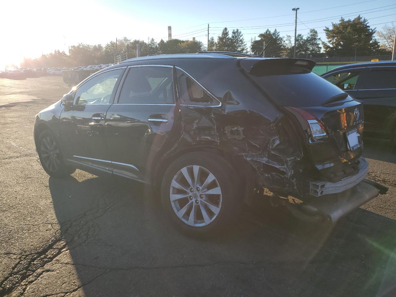 2014 Toyota Venza Le - Image 2