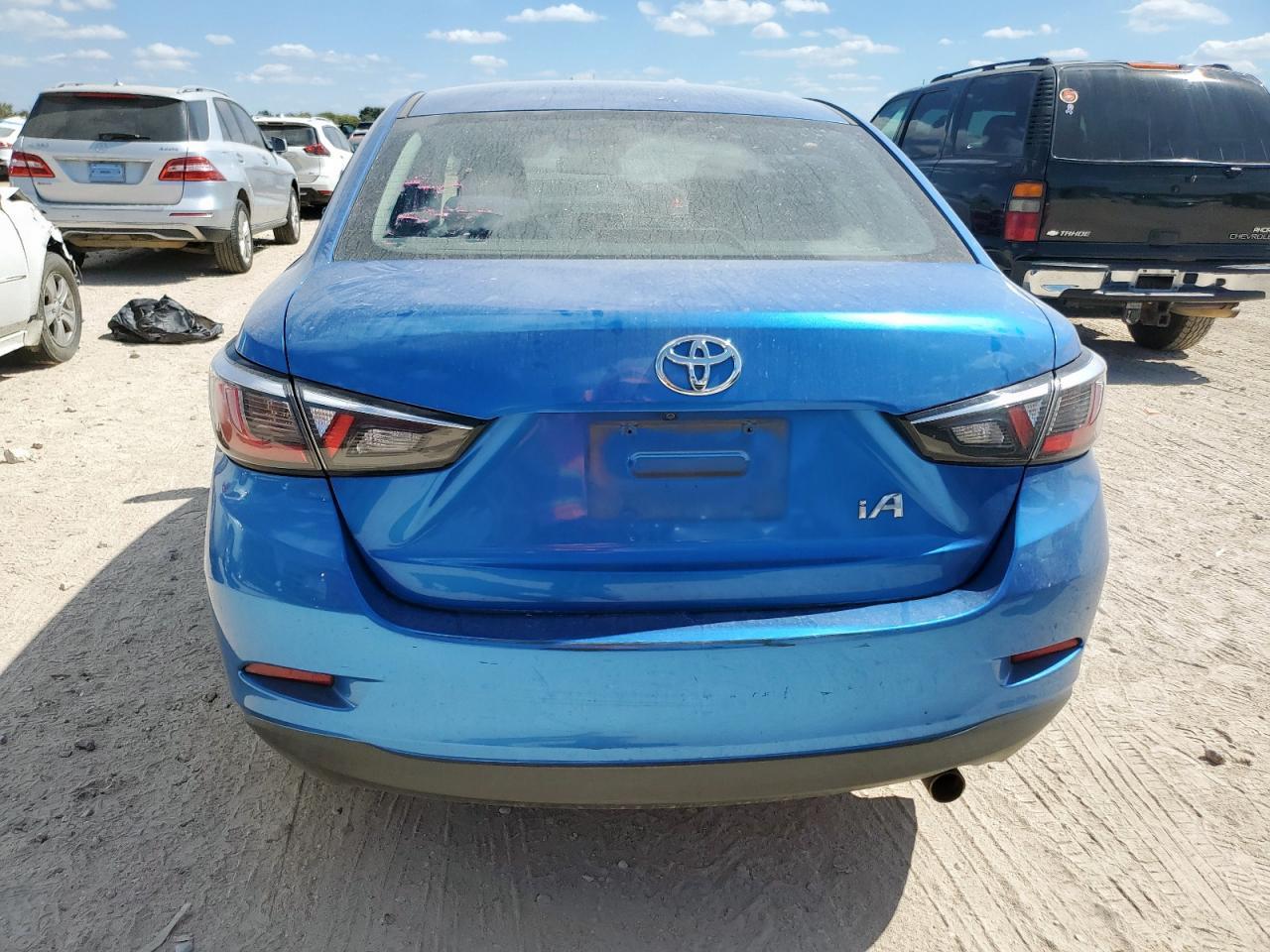 2017 Toyota Yaris Ia - Фото 6