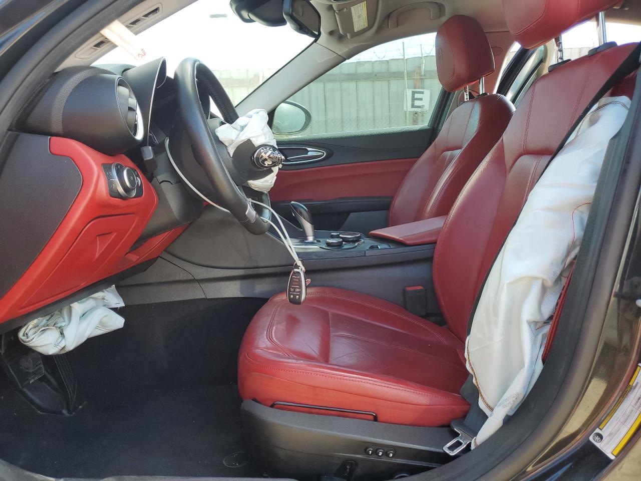 2019 Alfa Romeo Giulia - Фото 7