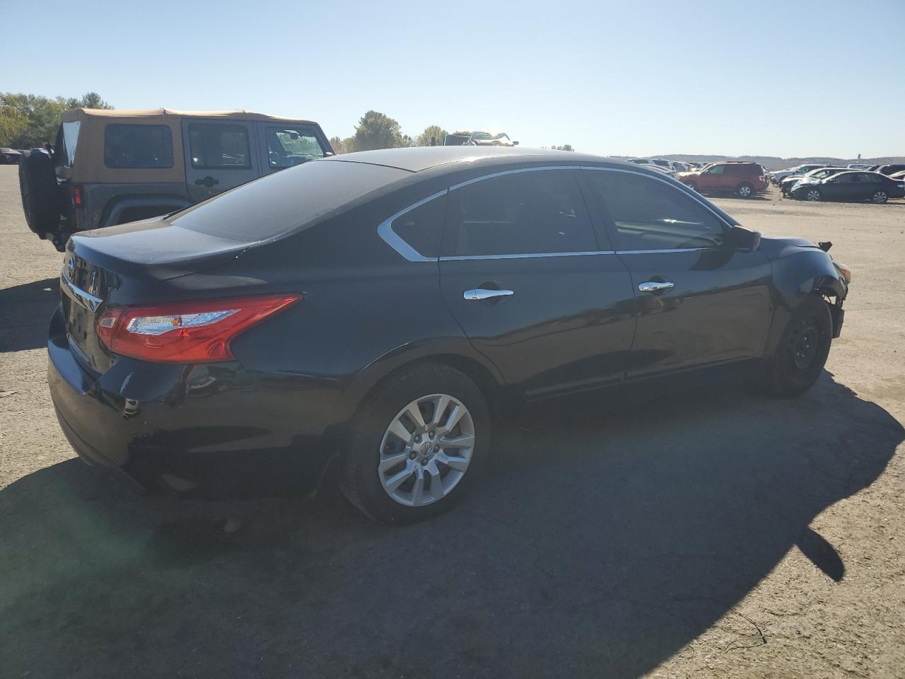2016 Nissan Altima 2.5 - Фото 3