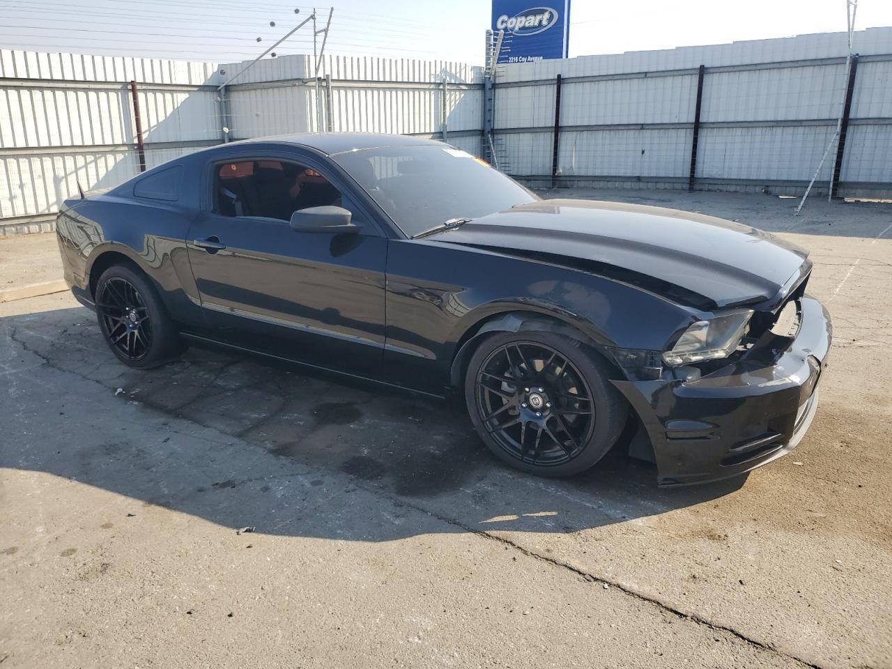 2013 Ford Mustang - Фото 4