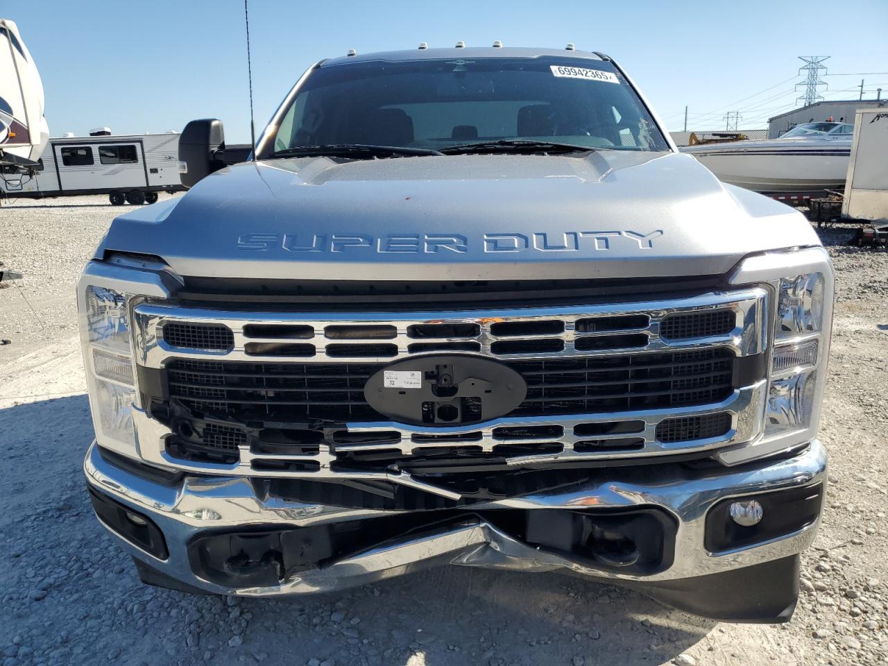 2023 Ford F350 Super Duty - Фото 5
