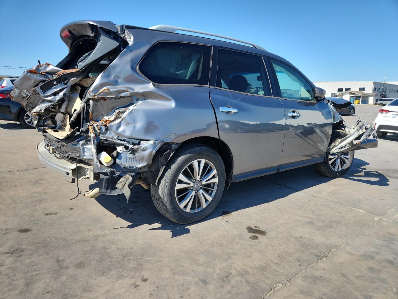 2020 Nissan Pathfinder Sl - Фото 3