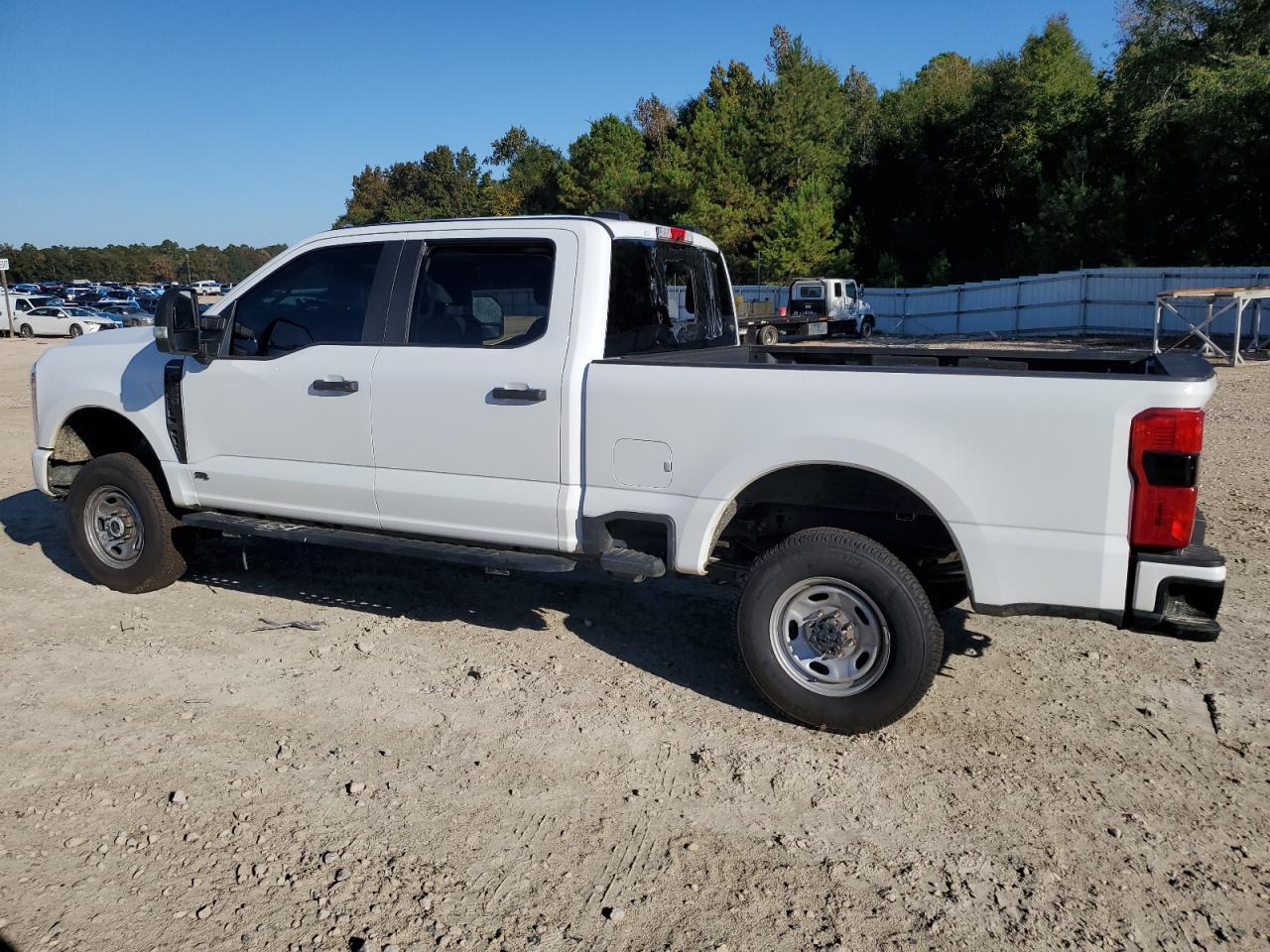 2024 Ford F250 Super Duty - Фото 2