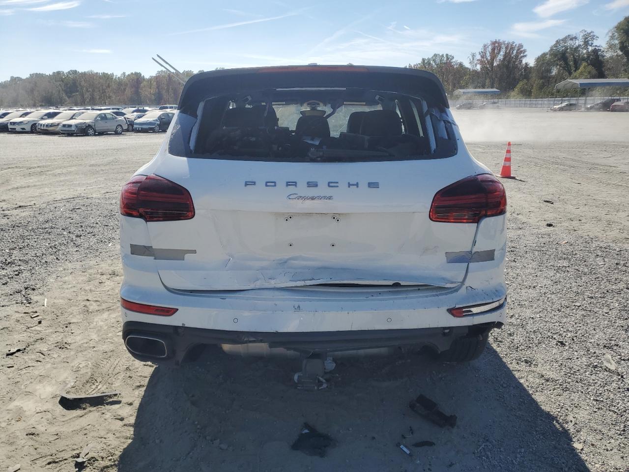 2018 Porsche Cayenne - Image 6