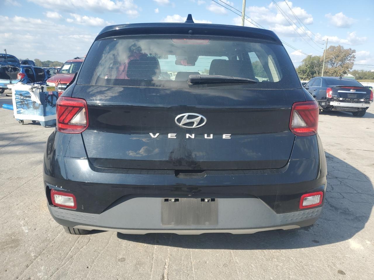 2021 Hyundai Venue Se - Image 6