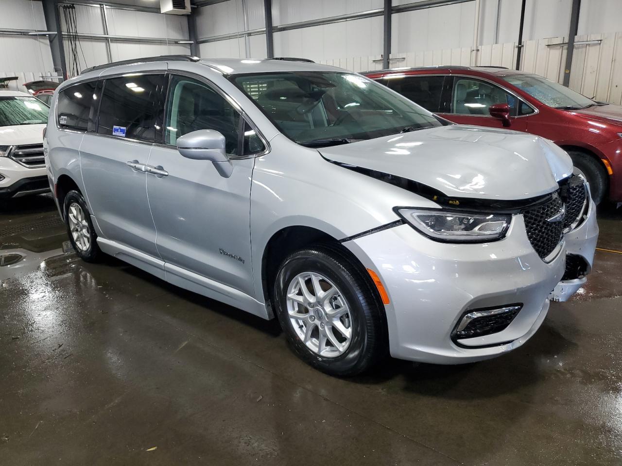 2022 Chrysler Pacifica Touring L - Фото 4