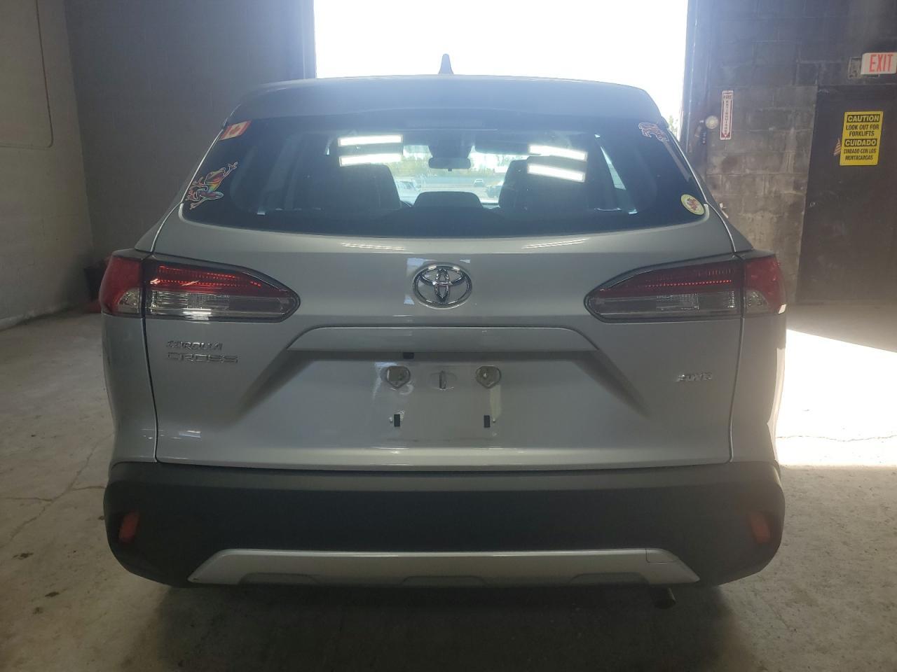 2024 Toyota Corolla Cross L - Фото 6