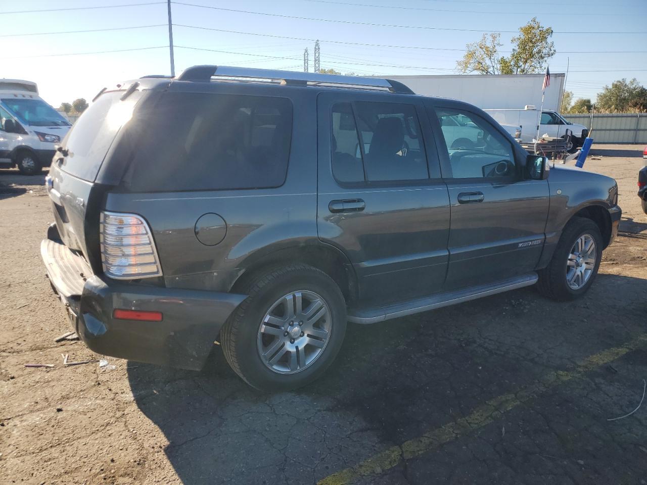 2010 Mercury Mountaineer Premier - Image 3