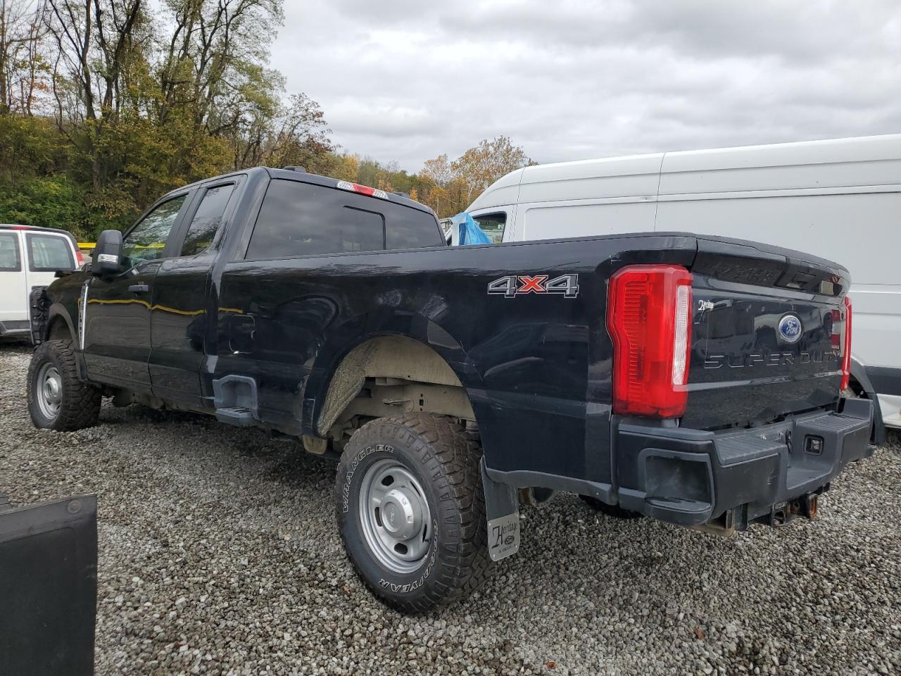 2024 Ford F350 Super Duty - Image 2