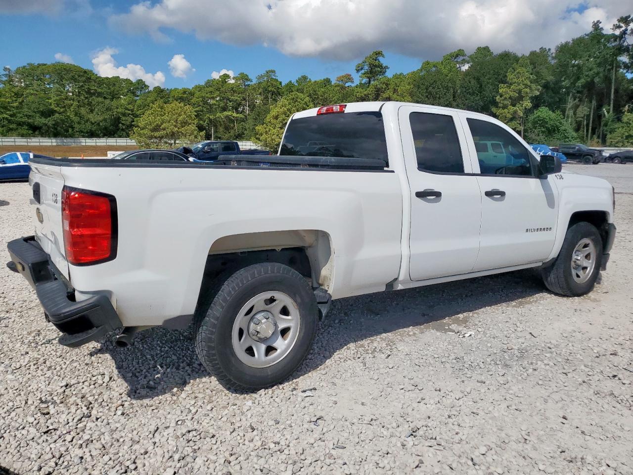 2017 Chevrolet Silverado C1500 - Image 3