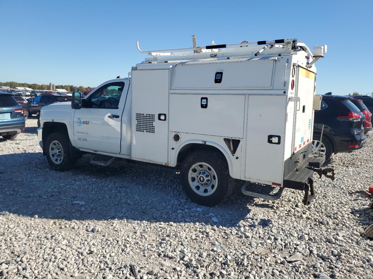 2017 Chevrolet Silverado C3500 - Фото 2