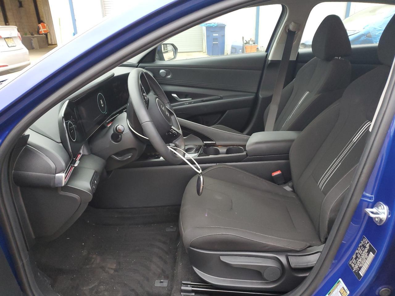 2025 Hyundai Elantra Sel - Image 7