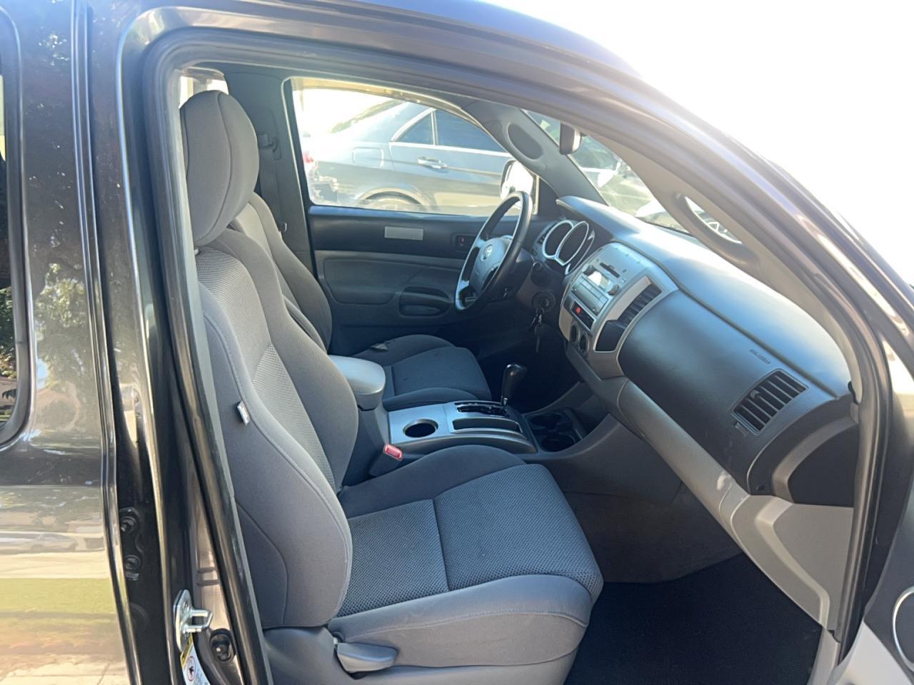 2011 Toyota Tacoma Double Cab Prerunner - Image 5