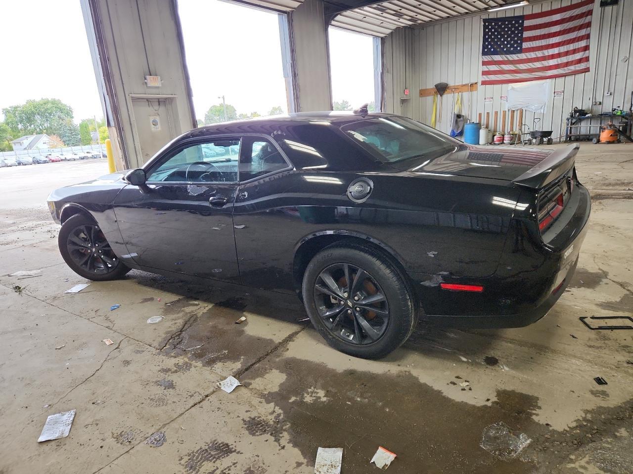 2023 Dodge Challenger Sxt - Image 2