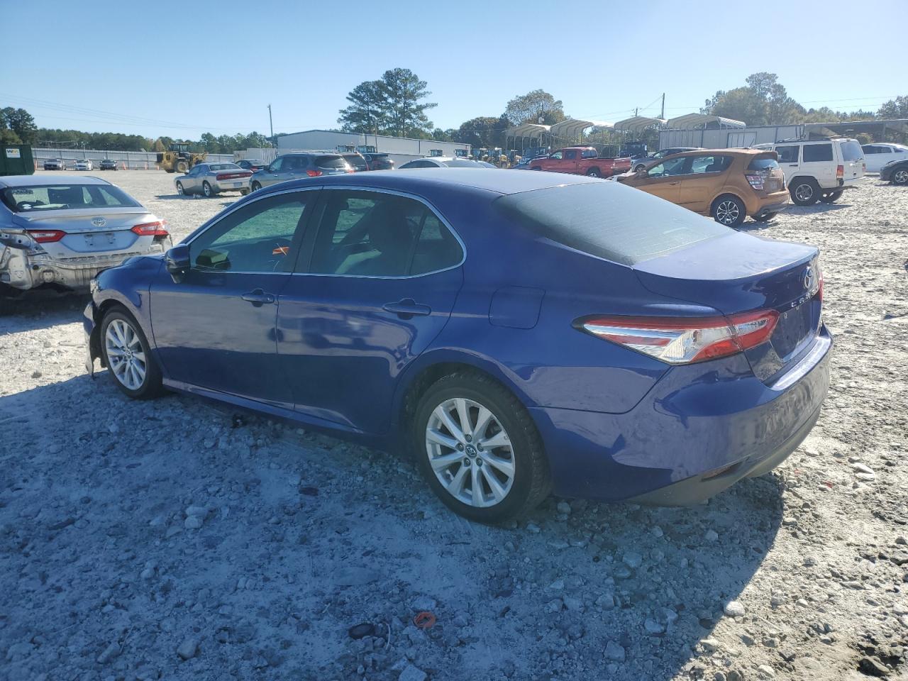 2018 Toyota Camry L - Фото 2