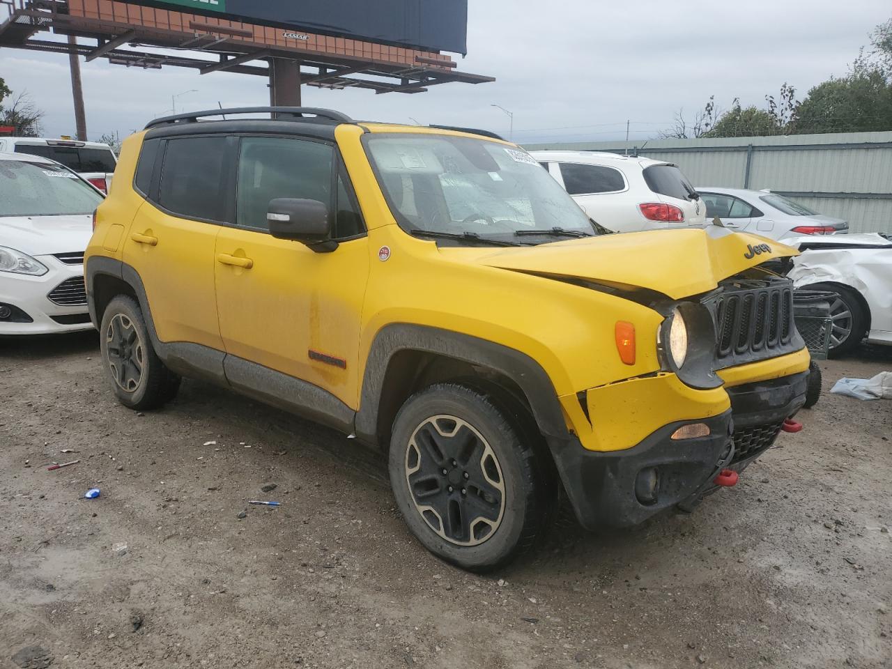 2017 Jeep Renegade Trailhawk - Image 4