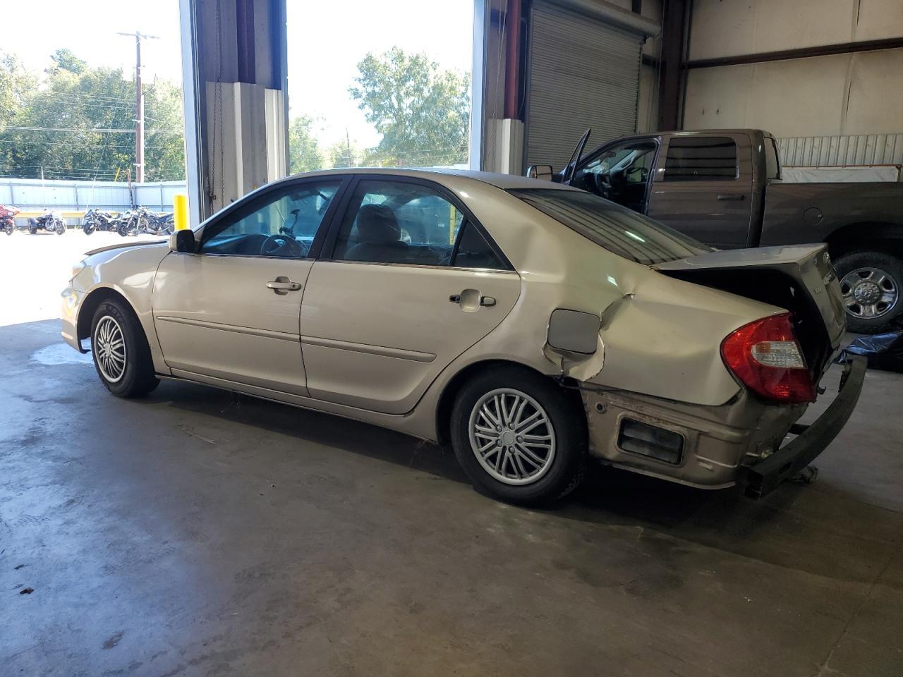 2003 Toyota Camry Le - Фото 2
