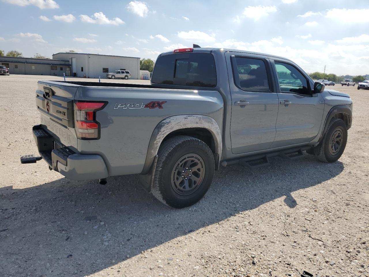 2025 Nissan Frontier S - Фото 3