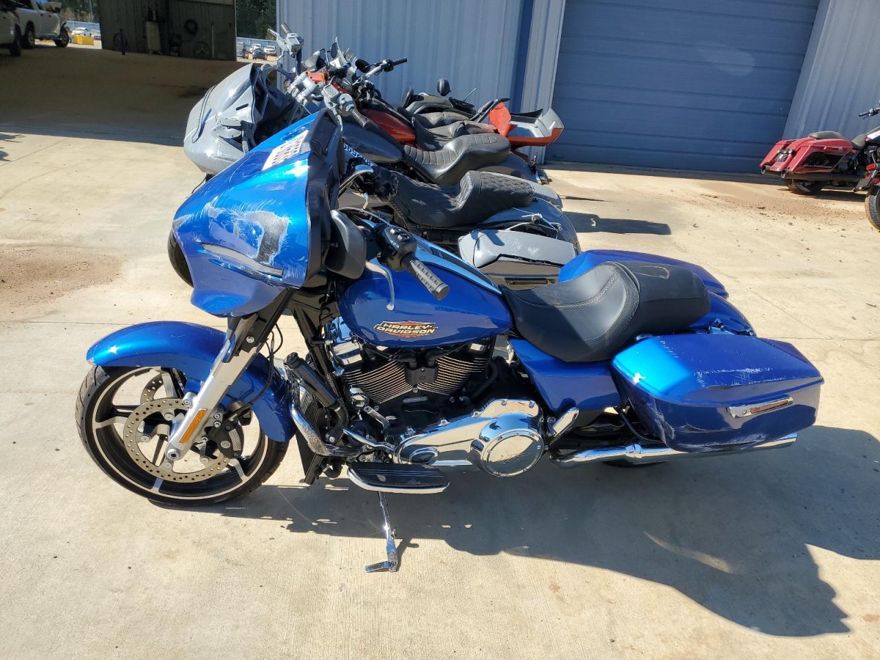 2025 Harley-Davidson Flhx - Фото 3