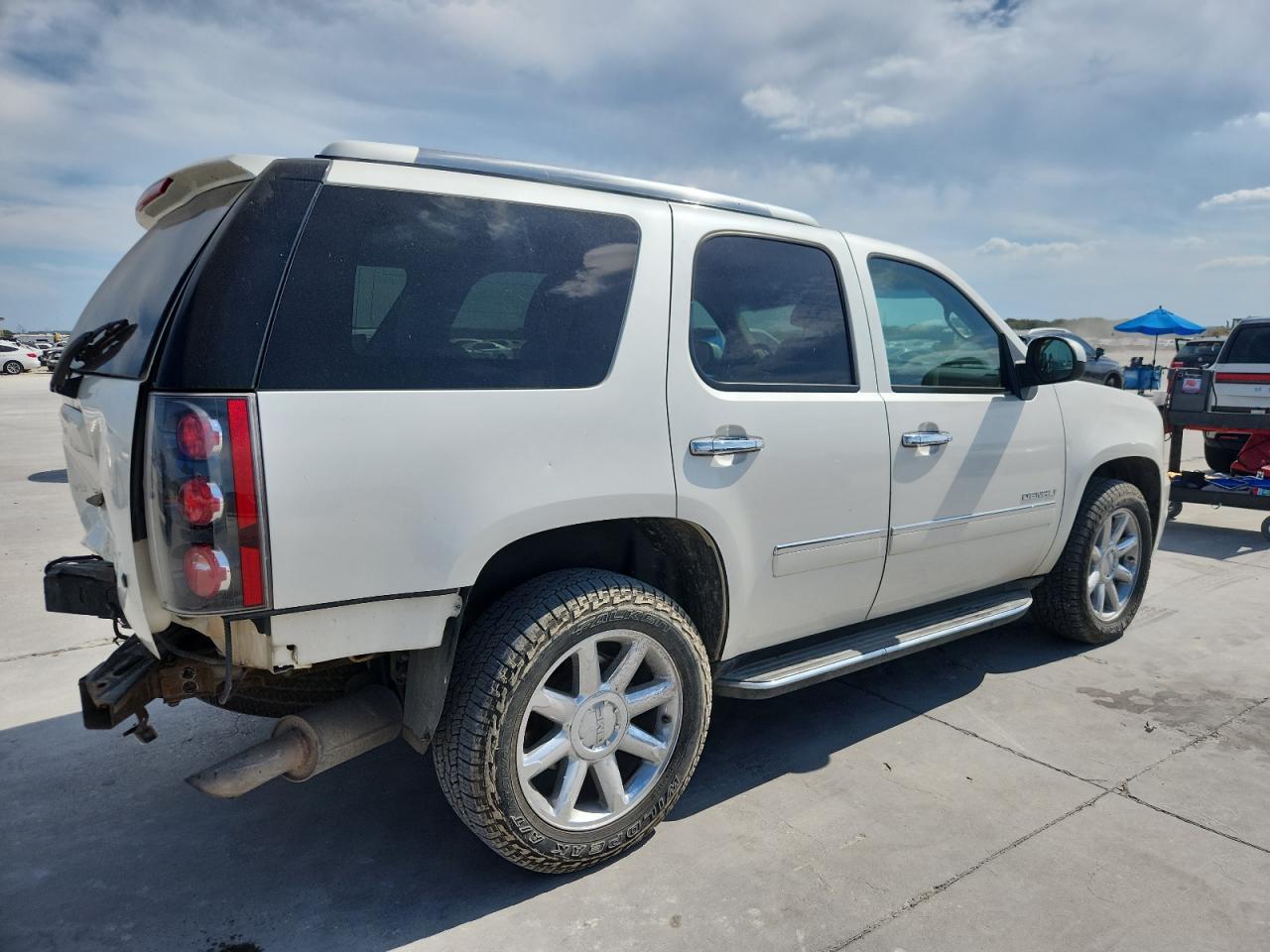 2011 GMC Yukon Denali - Фото 3