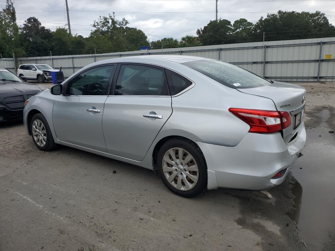 2018 Nissan Sentra S - Фото 2