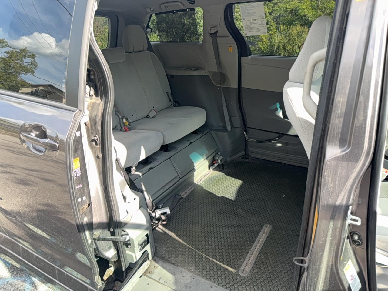 2013 Toyota Sienna Le - Фото 6