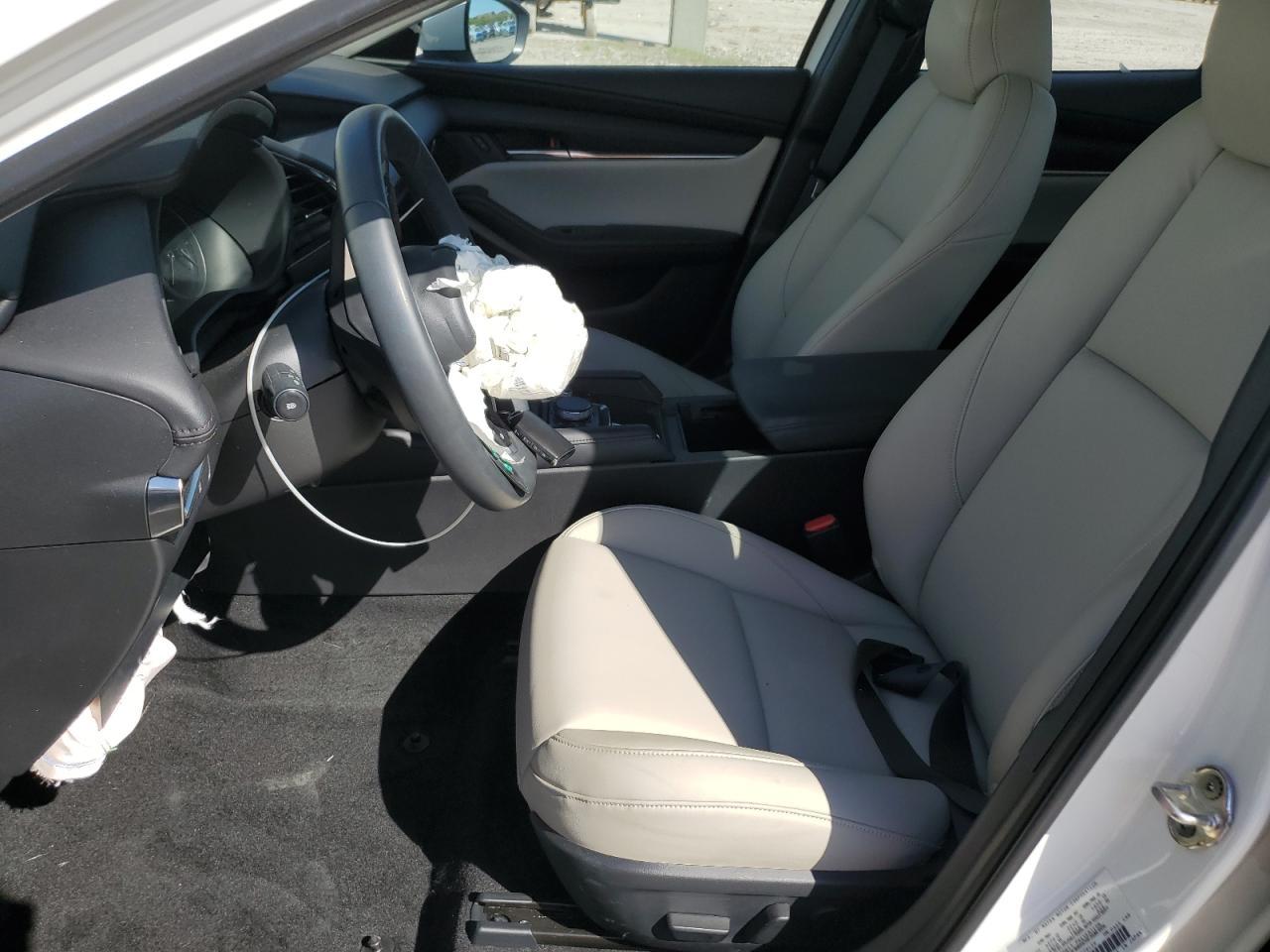 2025 Mazda 3 Preferred - Image 7