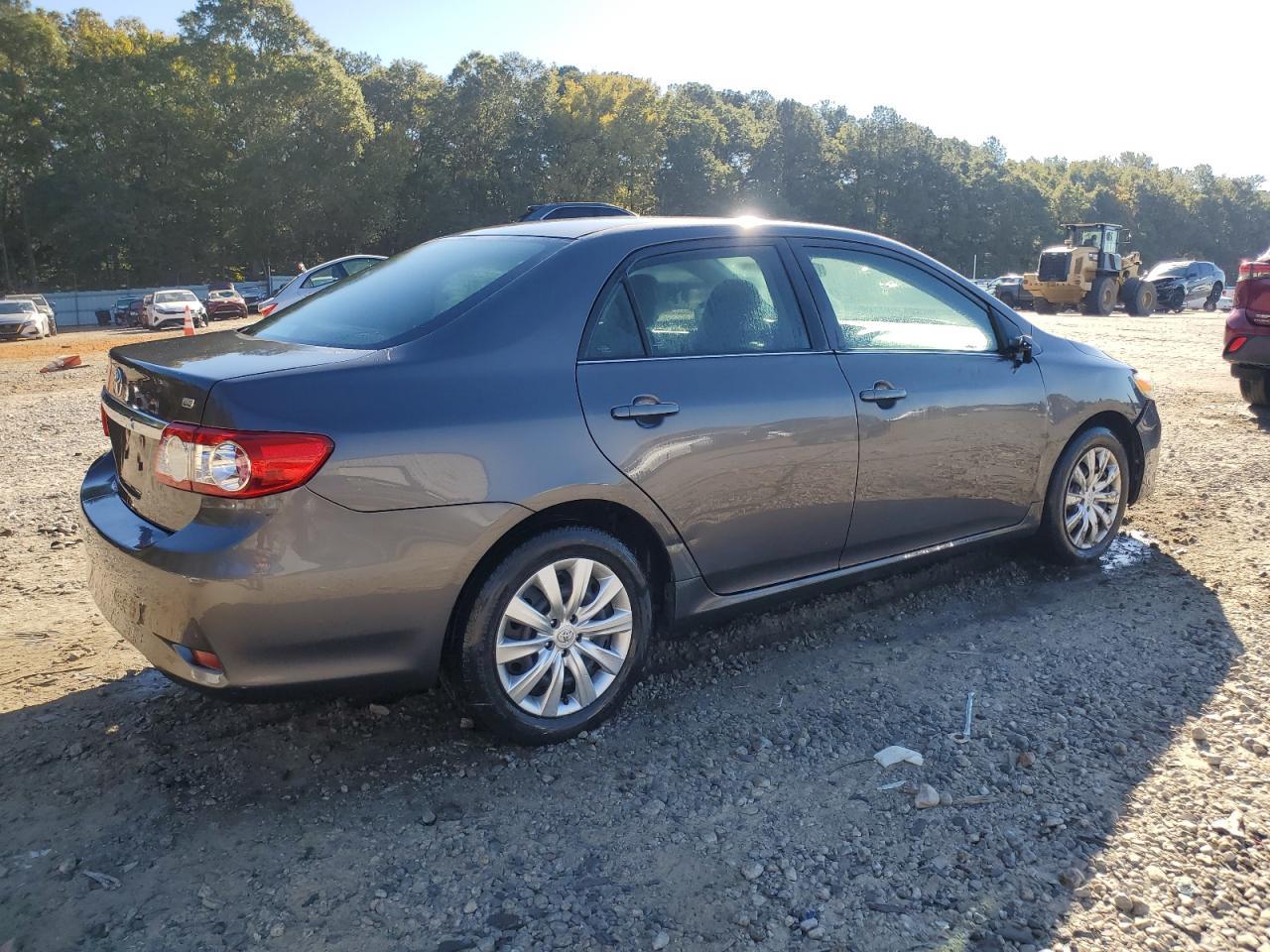 2013 Toyota Corolla Le - Фото 3