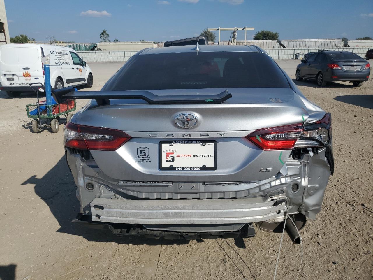 2022 Toyota Camry Le - Фото 6