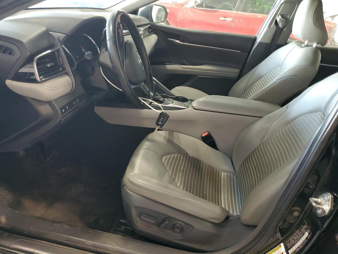 2020 Toyota Camry Se - Фото 7