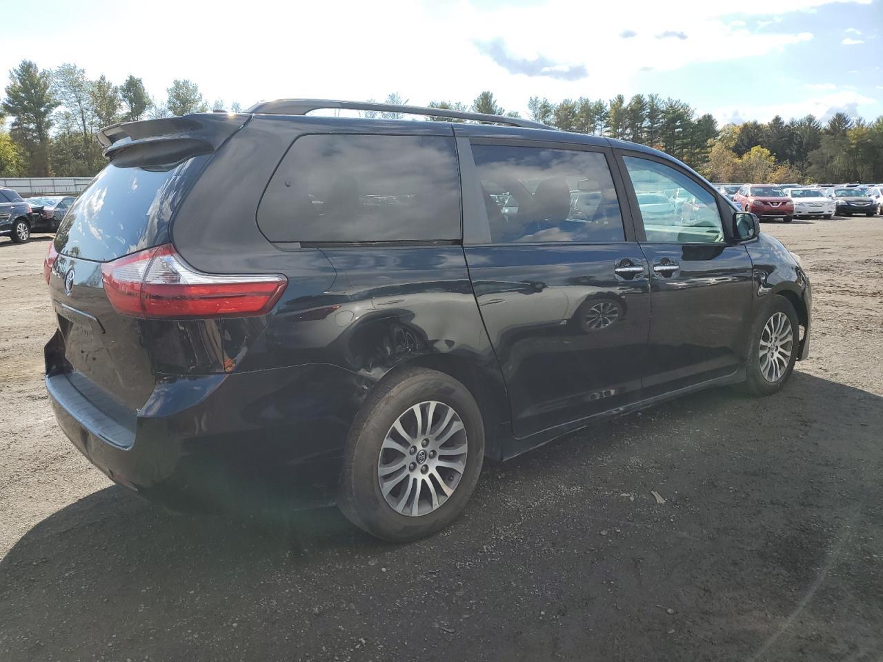 2019 Toyota Sienna Xle - Фото 3