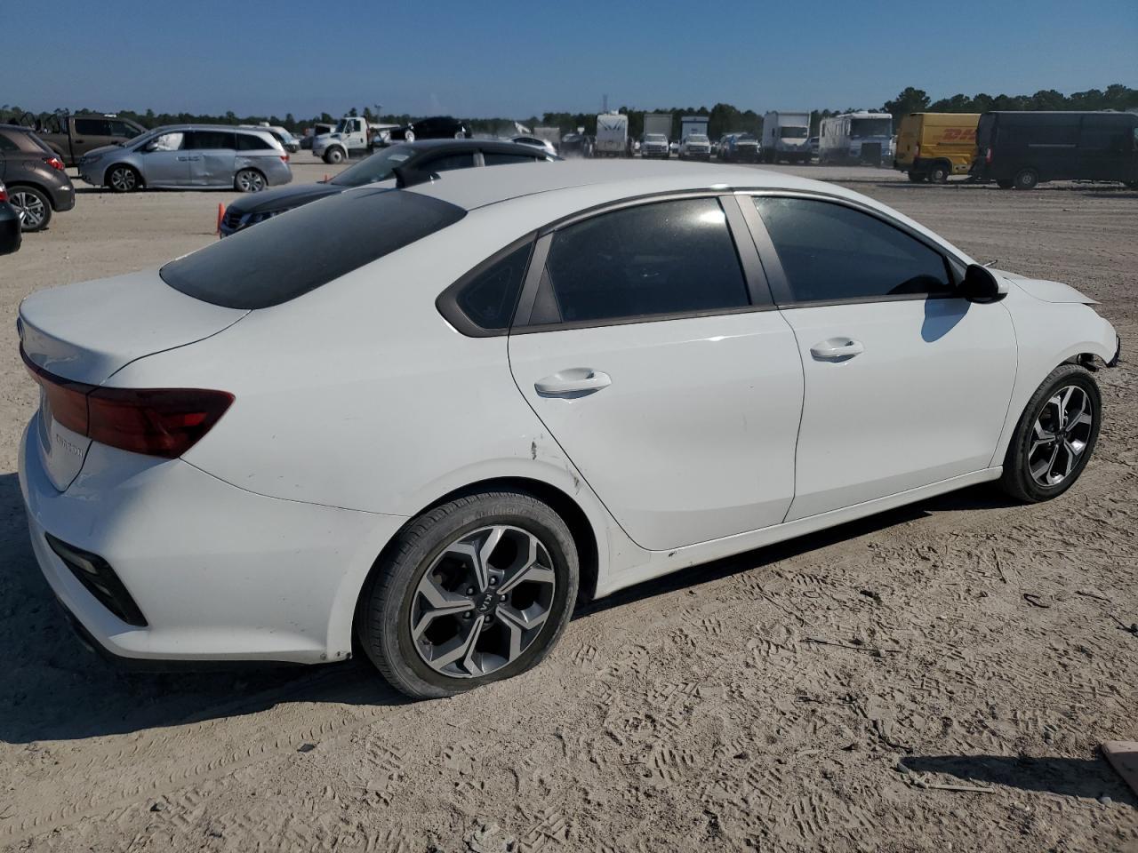 2021 Kia Forte Fe - Фото 3