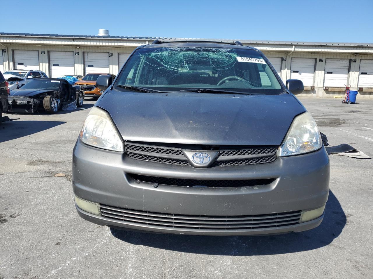 2004 Toyota Sienna Xle - Image 5