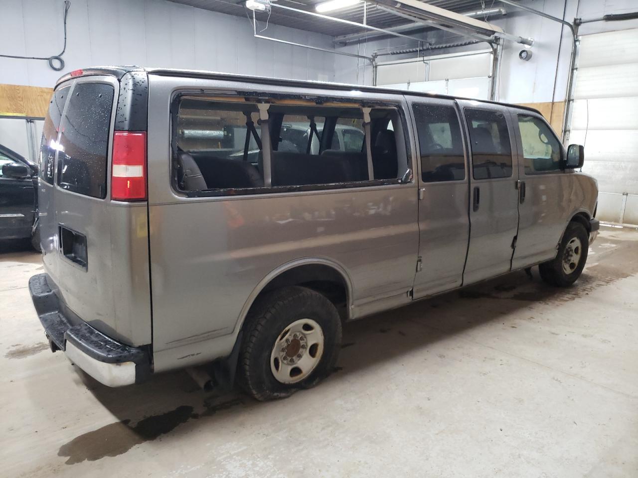 2007 Chevrolet Express G3500 - Фото 3