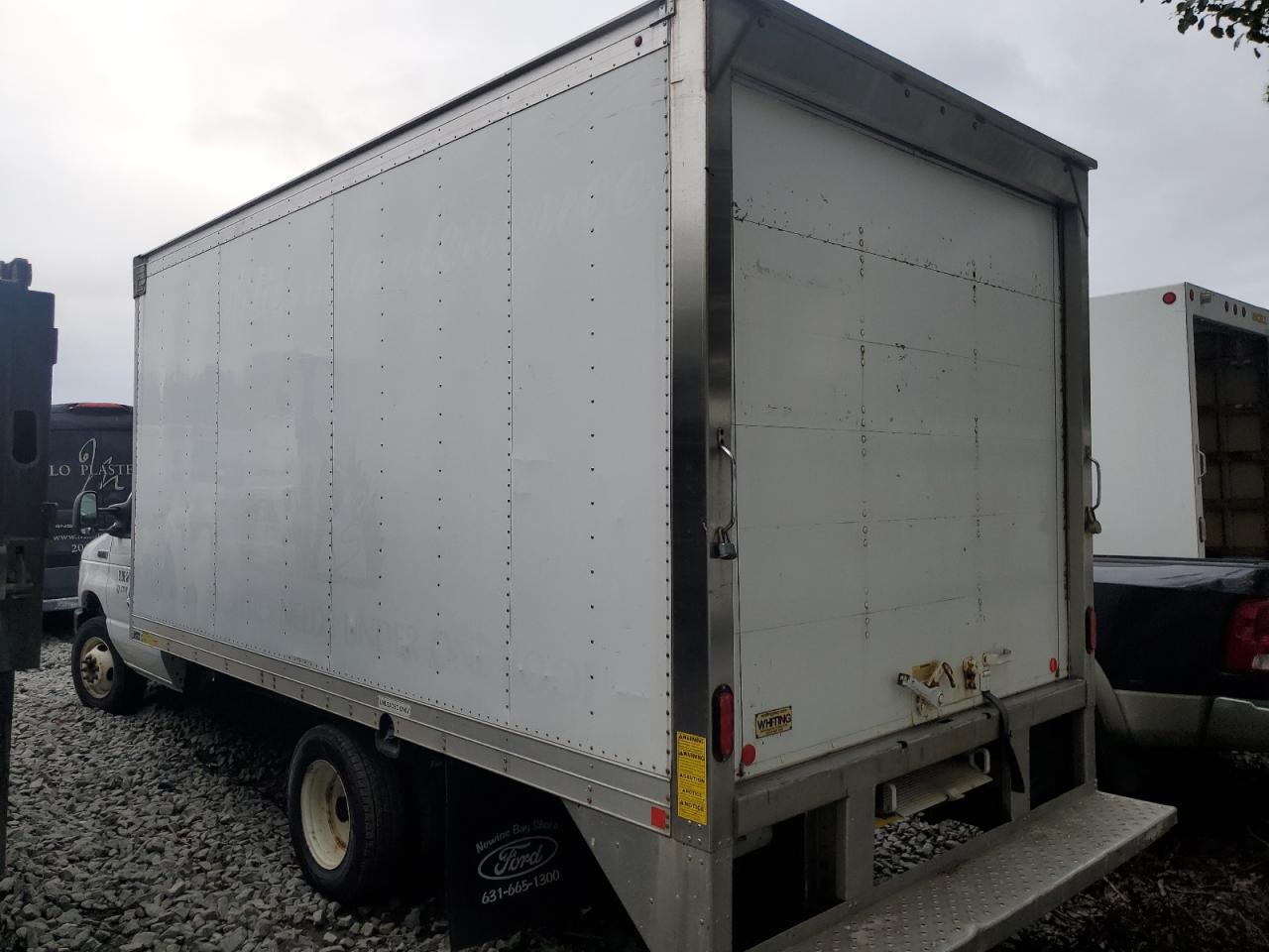 2019 Ford Econoline Cutaway E- - Фото 2