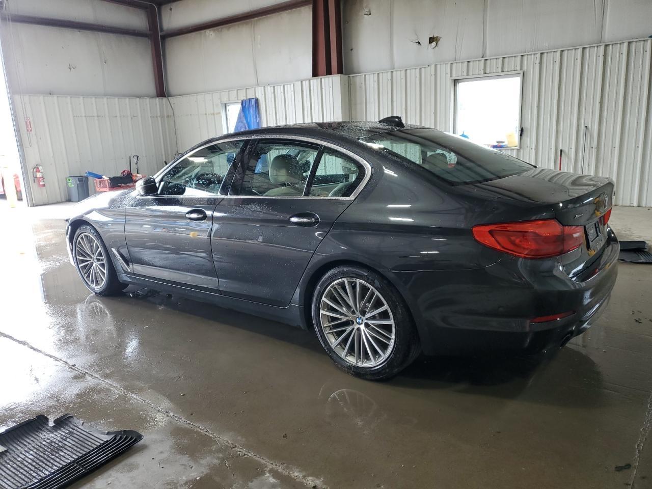 2017 BMW 530 Xi - Image 2