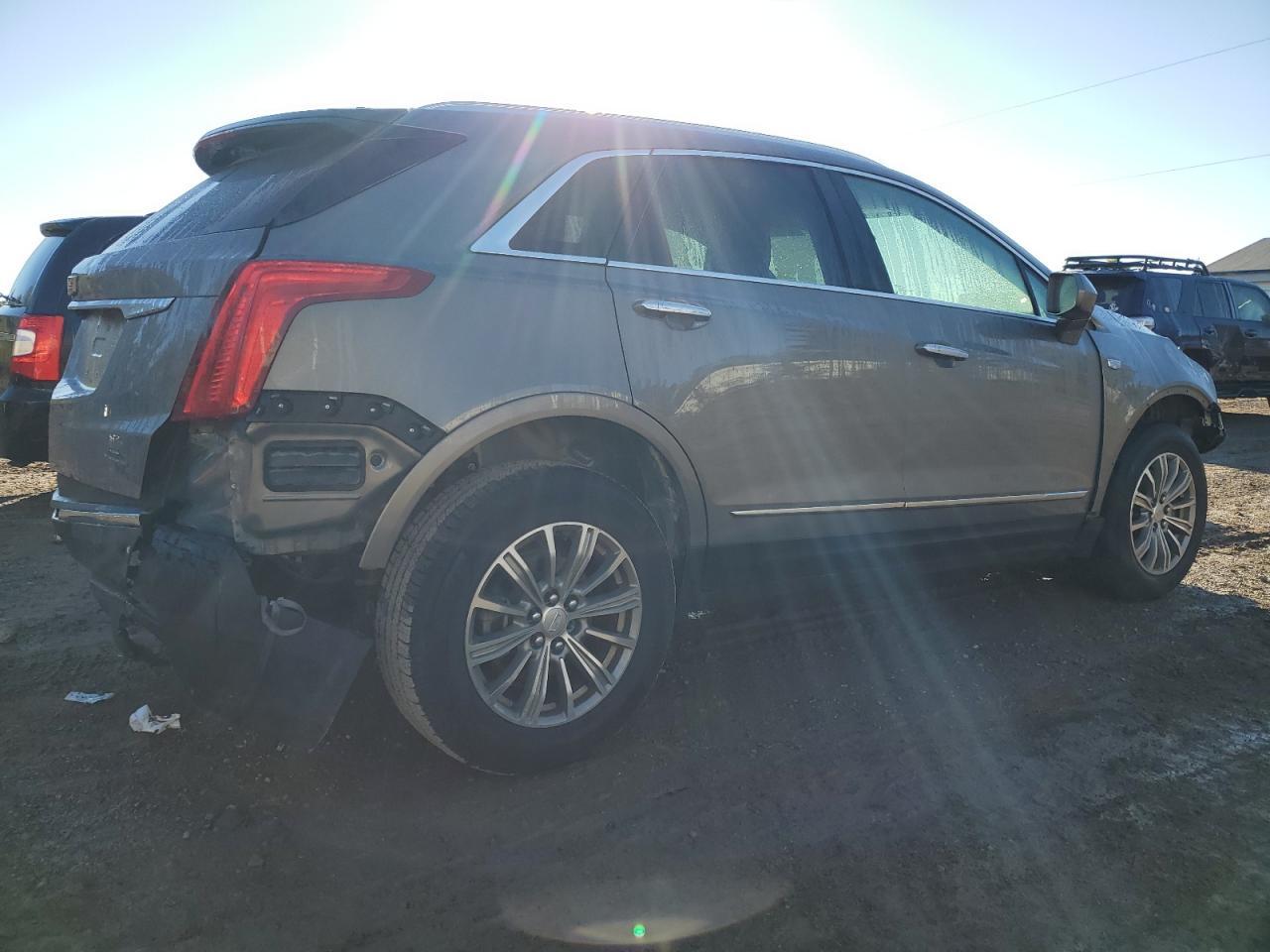 2019 Cadillac Xt5 - Image 3