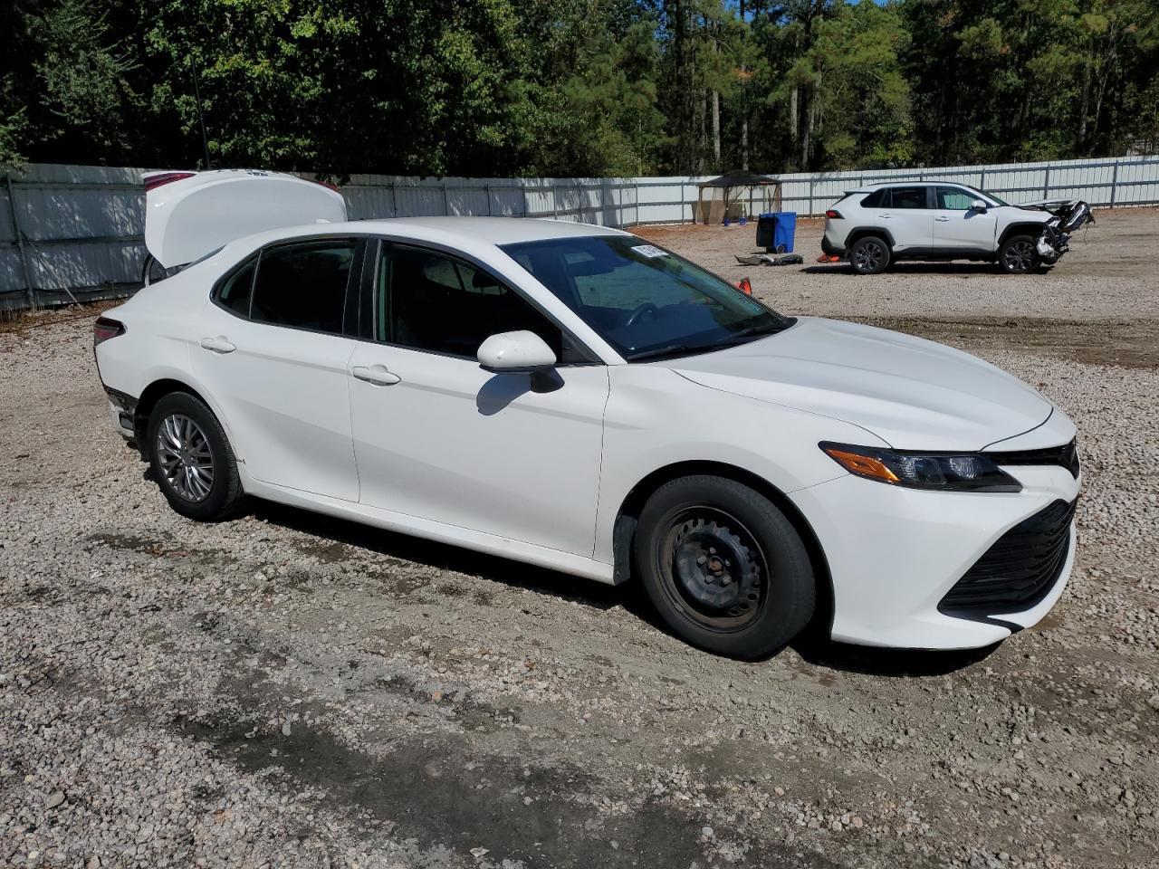 2020 Toyota Camry L - Image 4
