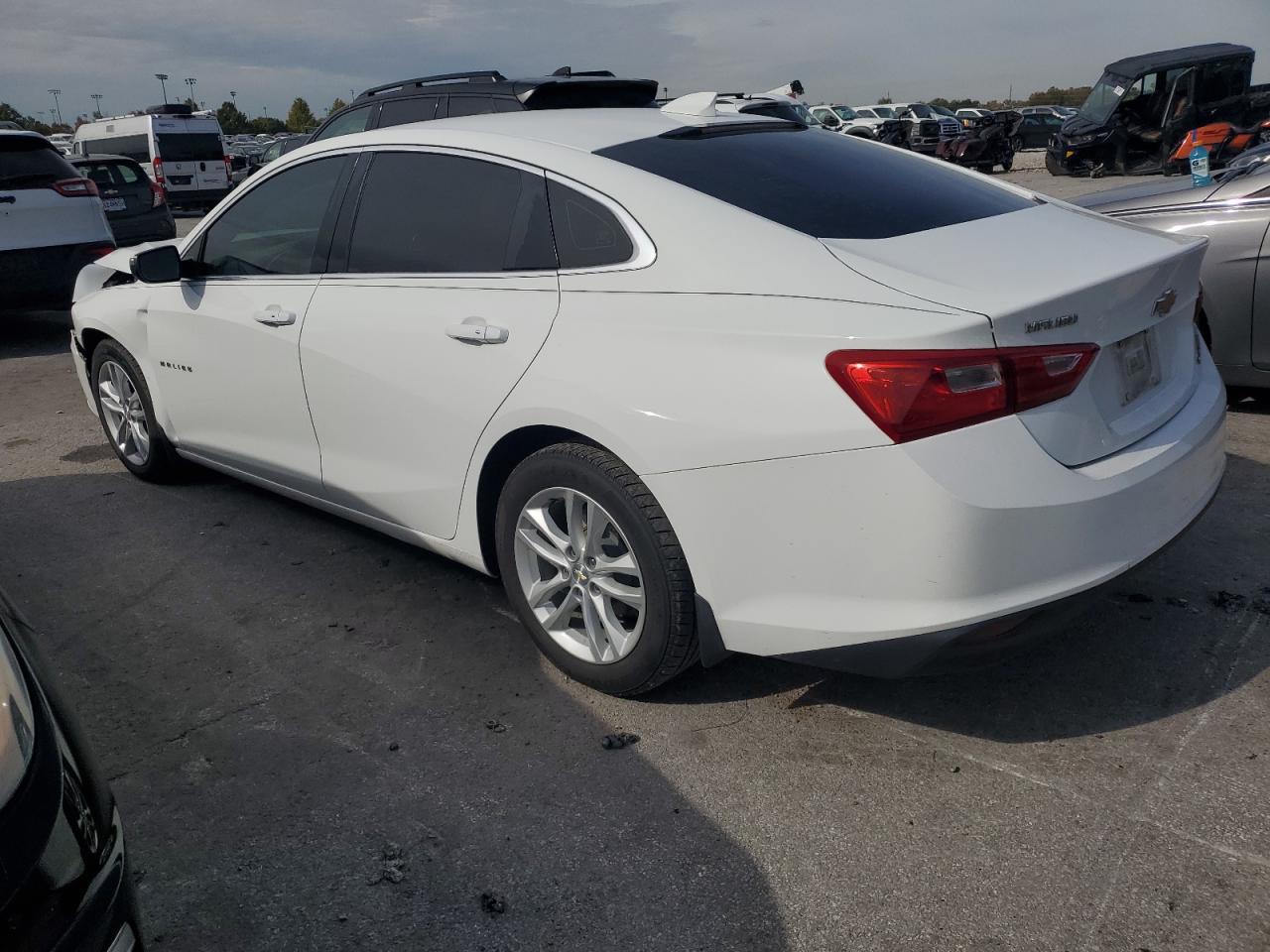 2017 Chevrolet Malibu Lt - Фото 2