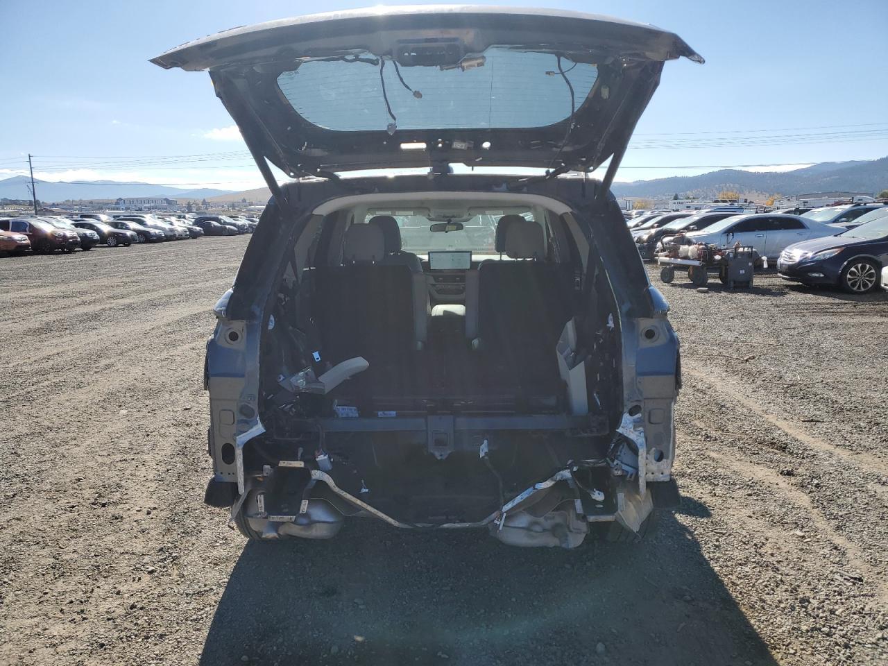 2025 Ford Explorer Active - Image 6