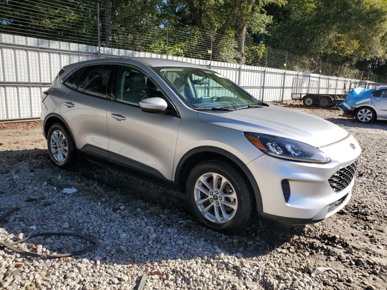 2020 Ford Escape Se - Фото 4