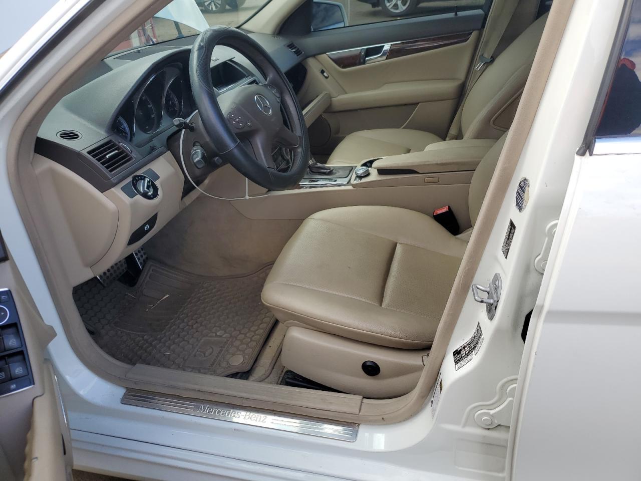 2010 Mercedes-Benz C 300 4Matic - Фото 7