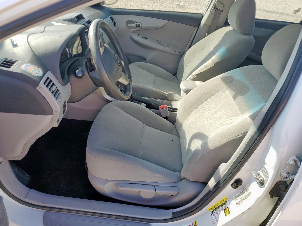 2013 Toyota Corolla Base - Фото 7