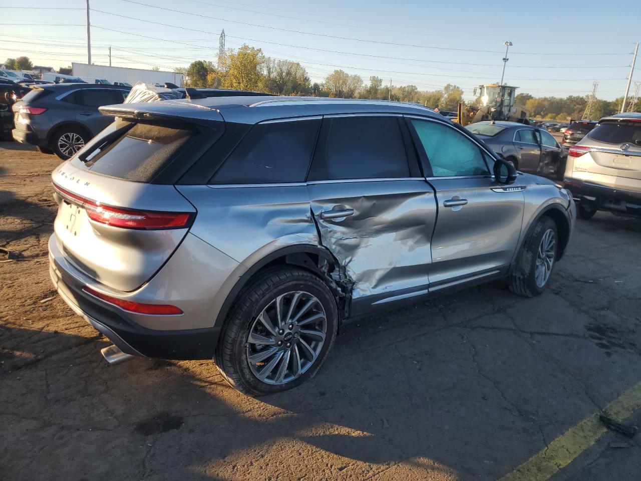 2024 Lincoln Corsair Reserve - Фото 3