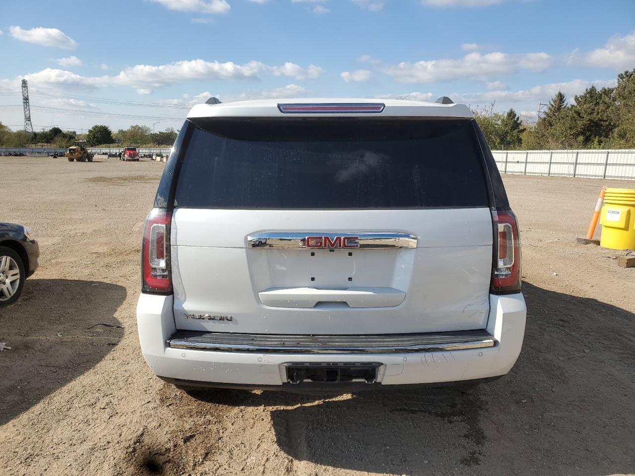 2017 GMC Yukon Denali - Image 6